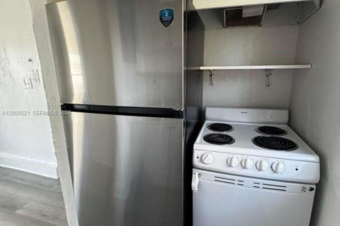 Снять в аренду виллу или дом в Майами, Флорида 1 спальня, 155.52м2, № 2074913 - фото 2