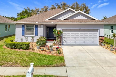 House in New Port Richey, Florida 3 bedrooms, 170.38 sq.m. № 2369756