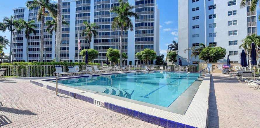Condominio en Highland Beach, Florida, 2 dormitorios № 1151900