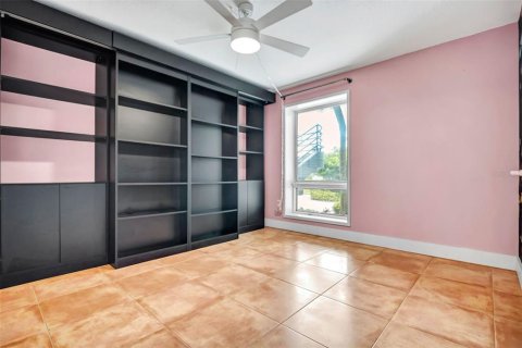 Copropriété à vendre à Tierra Verde, Floride: 2 chambres, 146.79 m2 № 2386060 - photo 9