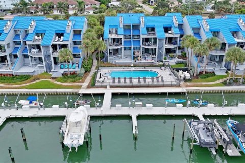Condo à Tierra Verde, Floride, 2 chambres  № 2386060