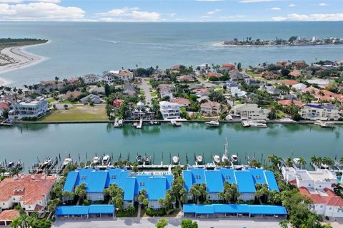 Copropriété à vendre à Tierra Verde, Floride: 2 chambres, 146.79 m2 № 2386060 - photo 8