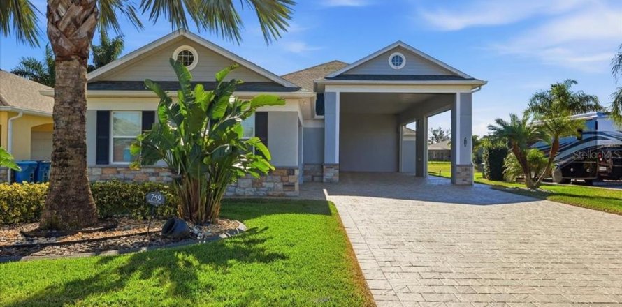 Villa ou maison à Polk City, Floride 2 chambres, 113.81 m2 № 2413851