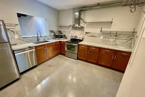 Touwnhouse à louer à Miami, Floride: 2 chambres, 165.37 m2 № 1946924 - photo 6