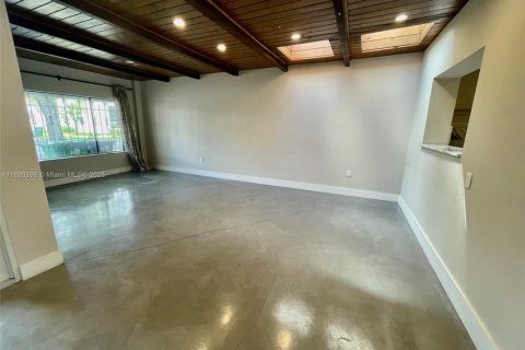 Touwnhouse à louer à Miami, Floride: 2 chambres, 165.37 m2 № 1946924 - photo 5