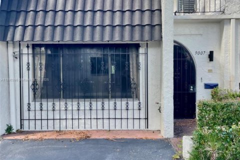 Touwnhouse à louer à Miami, Floride: 2 chambres, 165.37 m2 № 1946924 - photo 2