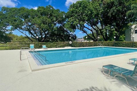 Touwnhouse à louer à Miami, Floride: 2 chambres, 165.37 m2 № 1946924 - photo 18