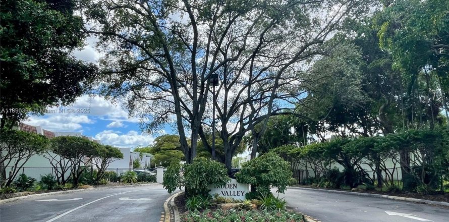 Touwnhouse à Miami, Floride 2 chambres, 165.37 m2 № 1946924