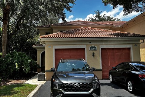 Снять в аренду кондоминиум в Мирамар, Флорида 2 спальни, 100.33м2, № 1208592 - фото 1