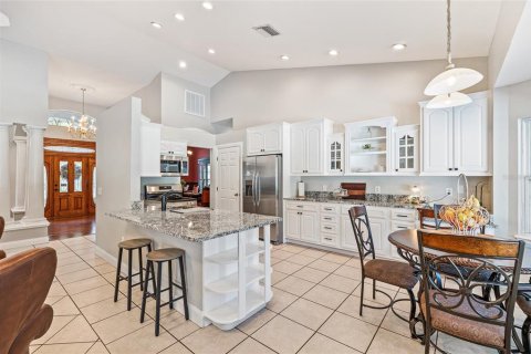 House in Lakeland, Florida 4 bedrooms, 264.21 sq.m. № 1847346 - photo 14