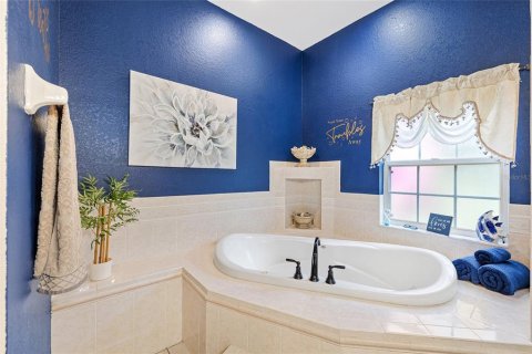 House in Lakeland, Florida 4 bedrooms, 264.21 sq.m. № 1847346 - photo 23