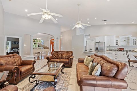 House in Lakeland, Florida 4 bedrooms, 264.21 sq.m. № 1847346 - photo 12