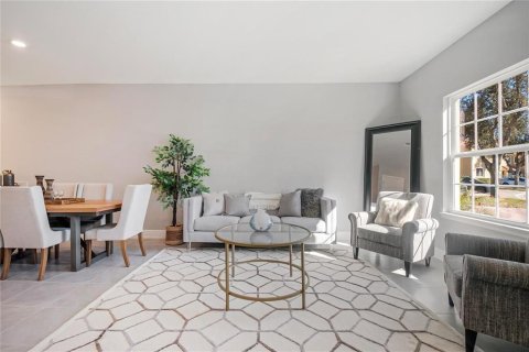 Condo in Poinciana, Florida, 2 bedrooms  № 2393528 - photo 6
