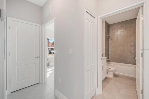Condo in Poinciana, Florida, 2 bedrooms  № 2393528 - photo 23
