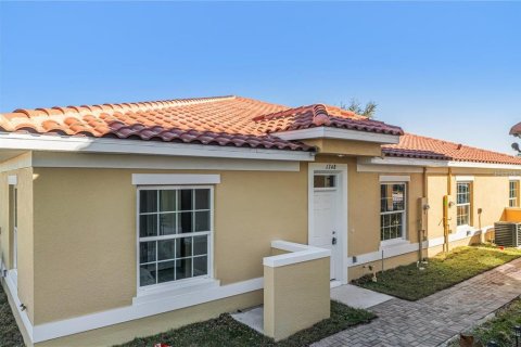 Condo in Poinciana, Florida, 2 bedrooms  № 2393528 - photo 3