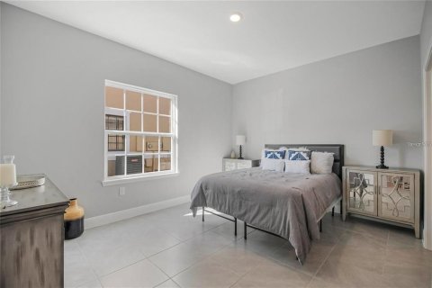 Condo in Poinciana, Florida, 2 bedrooms  № 2393528 - photo 19