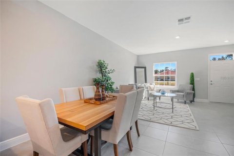 Condo in Poinciana, Florida, 2 bedrooms  № 2393528 - photo 10