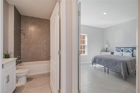 Condo in Poinciana, Florida, 2 bedrooms  № 2393528 - photo 18