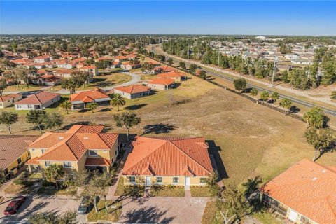 Condo in Poinciana, Florida, 2 bedrooms  № 2393528 - photo 26