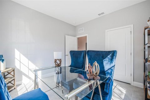Condo in Poinciana, Florida, 2 bedrooms  № 2393528 - photo 25
