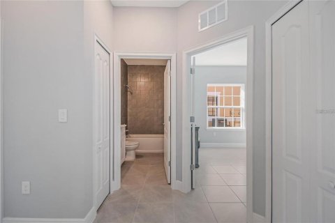 Condo in Poinciana, Florida, 2 bedrooms  № 2393528 - photo 17
