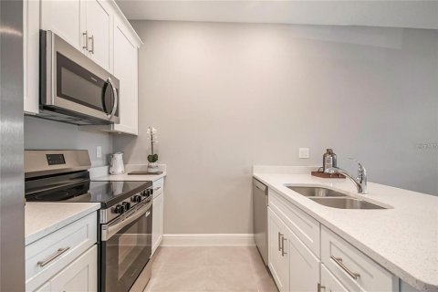 Condo in Poinciana, Florida, 2 bedrooms  № 2393528 - photo 12