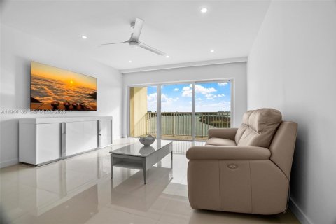 Купить кондоминиум в Санни-Айлс-Бич, Флорида 2 спальни, 113.34м2, № 2000904 - фото 9