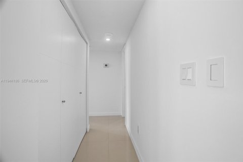 Купить кондоминиум в Санни-Айлс-Бич, Флорида 2 спальни, 113.34м2, № 2000904 - фото 13