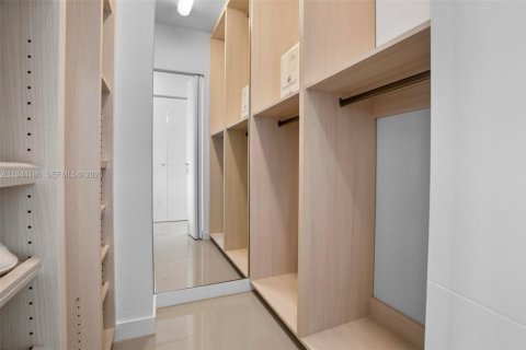 Купить кондоминиум в Санни-Айлс-Бич, Флорида 2 спальни, 113.34м2, № 2000904 - фото 21