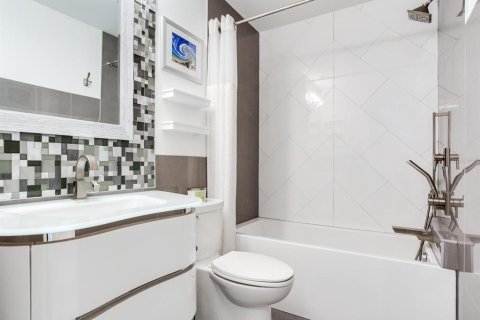 Casa en venta en Saint Petersburg, Florida, 3 dormitorios, 179.58 m2 № 1677620 - foto 20