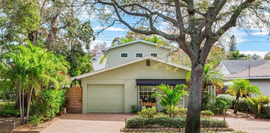 Casa en Saint Petersburg, Florida 3 dormitorios, 179.58 m2 № 1677620