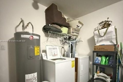 Casa en venta en Homestead, Florida, 3 dormitorios, 124.12 m2 № 1968658 - foto 22