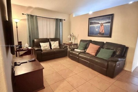 Casa en venta en Homestead, Florida, 3 dormitorios, 124.12 m2 № 1968658 - foto 7