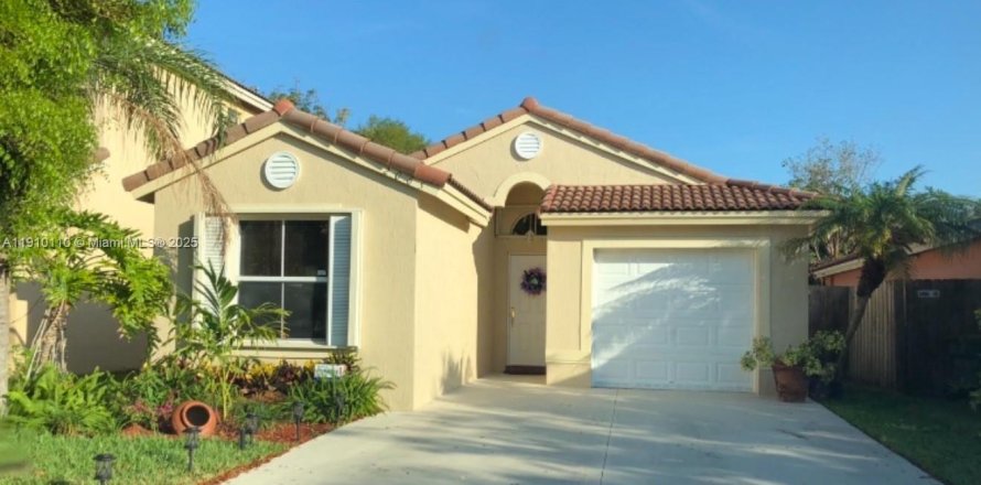 Casa en Homestead, Florida 3 dormitorios, 124.12 m2 № 1968658