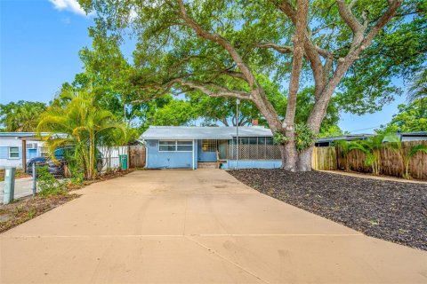 Villa ou maison à Saint Petersburg, Floride 3 chambres, 96.06 m2 № 2110201