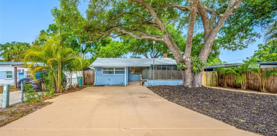 Villa ou maison à Saint Petersburg, Floride 3 chambres, 96.06 m2 № 2110201