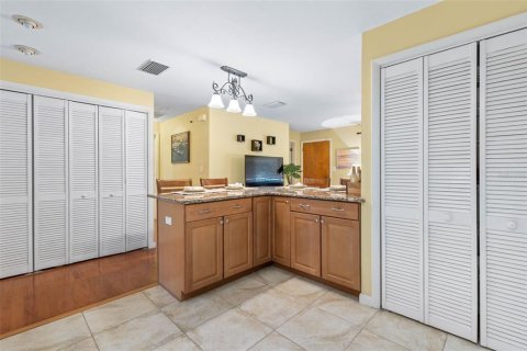 House in Ormond Beach, Florida 3 bedrooms, 170.66 sq.m. № 1528367 - photo 17