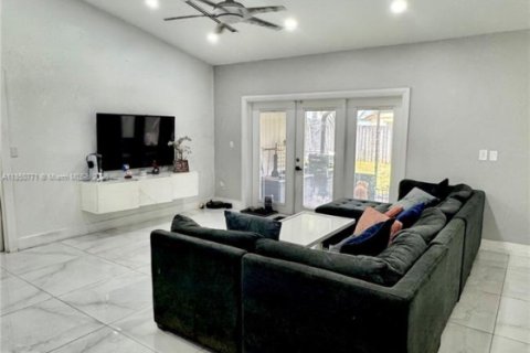 House in Sunrise, Florida 3 bedrooms, 167.6 sq.m. № 1854872 - photo 14