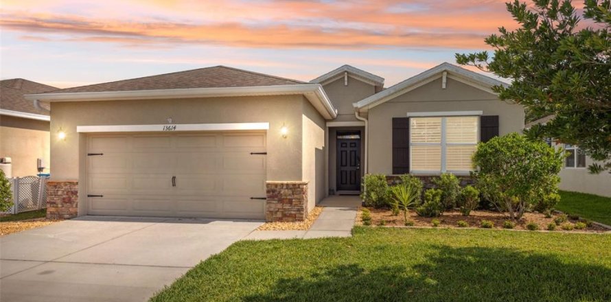 Casa en Spring Hill, Florida 3 dormitorios, 152.45 m2 № 1835788