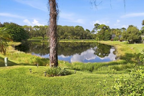 Villa ou maison à vendre à Sarasota, Floride: 2 chambres, 168.34 m2 № 2395582 - photo 2