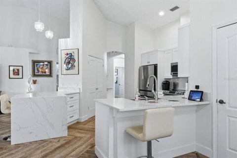 Villa ou maison à vendre à Sarasota, Floride: 2 chambres, 168.34 m2 № 2395582 - photo 21