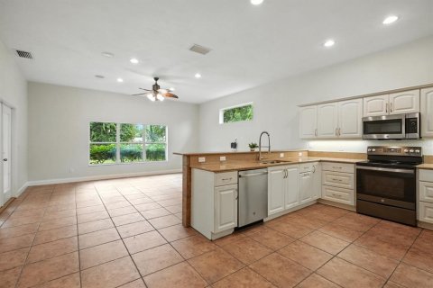 House in Ormond Beach, Florida 3 bedrooms, 320.98 sq.m. № 1854006 - photo 17