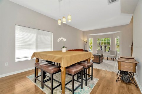 Casa en venta en Wesley Chapel, Florida, 6 dormitorios, 284.1 m2 № 1919133 - foto 13