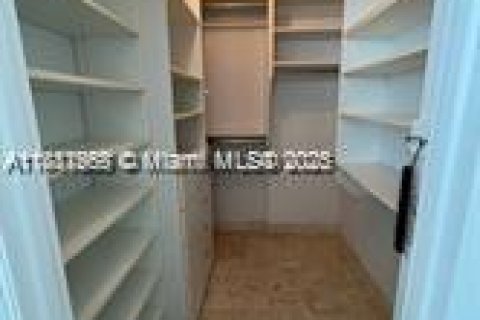 Condominio en alquiler en Hallandale Beach, Florida, 1 dormitorio, 94.39 m2 № 1942204 - foto 4
