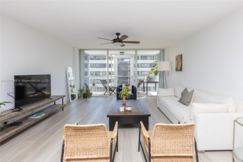 Condominio en venta en Key Biscayne, Florida, 2 dormitorios, 124.02 m2 № 1983344 - foto 3