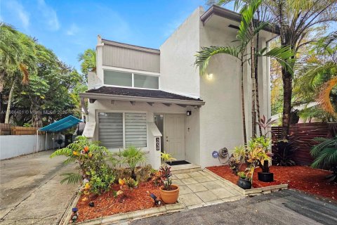 Townhouse in Miami, Florida 4 bedrooms, 200.02 sq.m. № 1925909 - photo 20