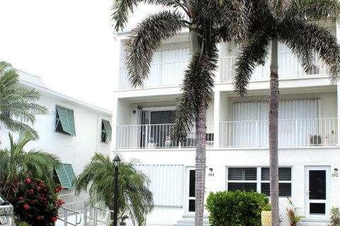 Condominio en venta en South Palm Beach, Florida, 1 dormitorio, 50.17 m2 № 1890268 - foto 1
