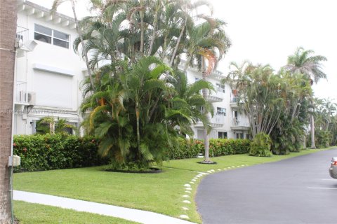 Condominio en venta en South Palm Beach, Florida, 1 dormitorio, 50.17 m2 № 1890268 - foto 14