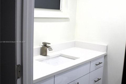 Condominio en venta en South Palm Beach, Florida, 1 dormitorio, 50.17 m2 № 1890268 - foto 11