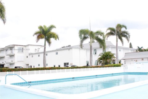 Condominio en venta en South Palm Beach, Florida, 1 dormitorio, 50.17 m2 № 1890268 - foto 16